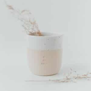 Becher „Be kind“ aus Steingut